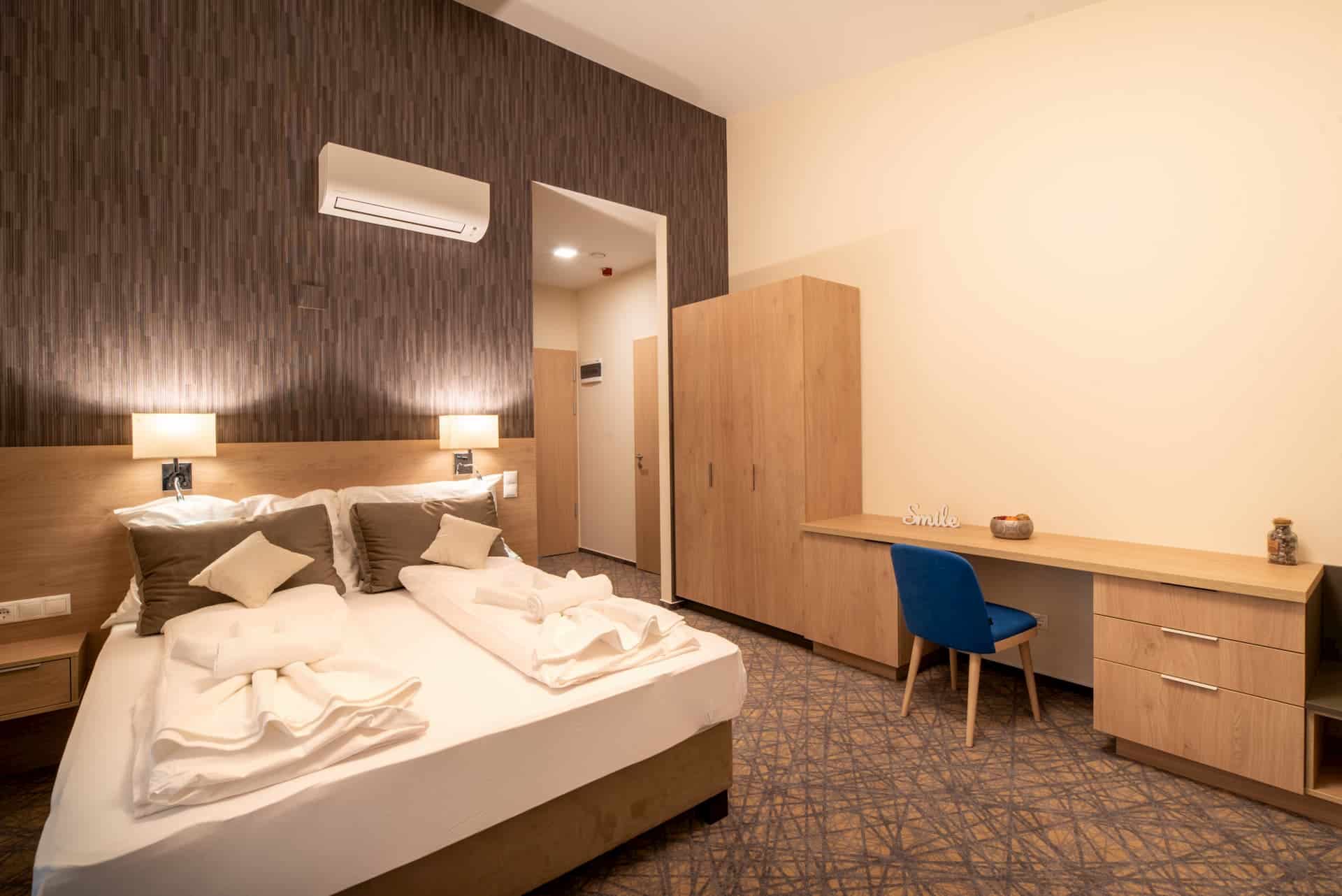 Easy Hotel 0710190836 Easy-suites slider 2